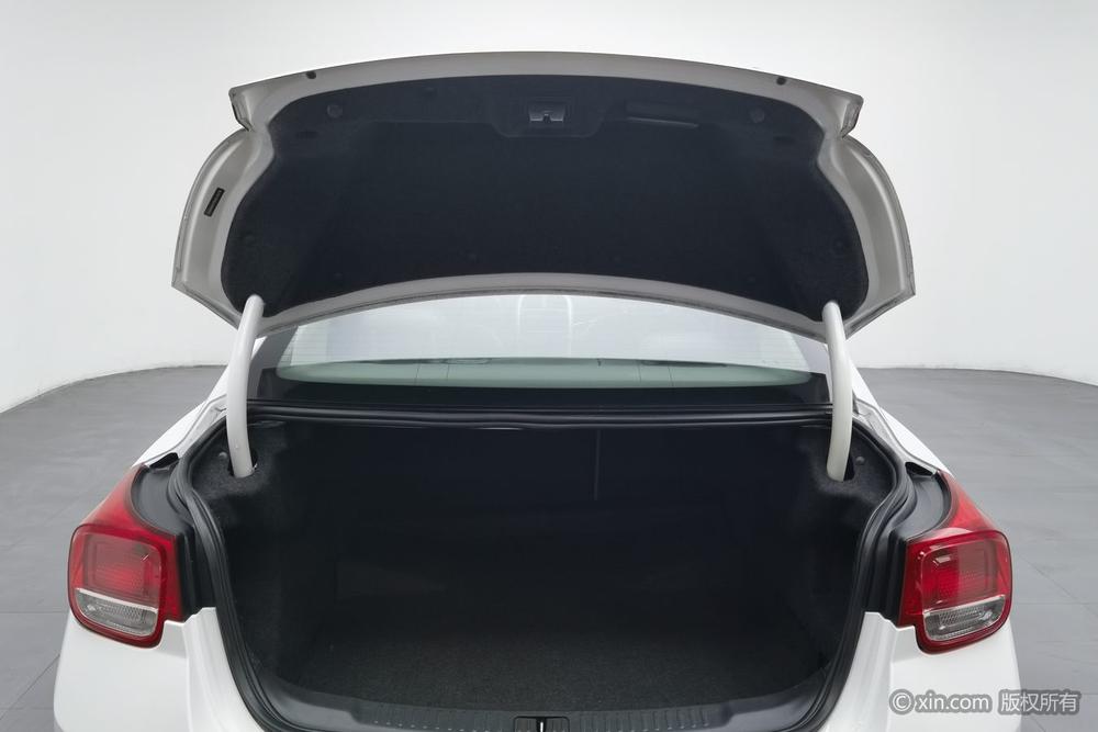 Chevrolet Malibu 2014 2.0L Auto Luxury – фото 24