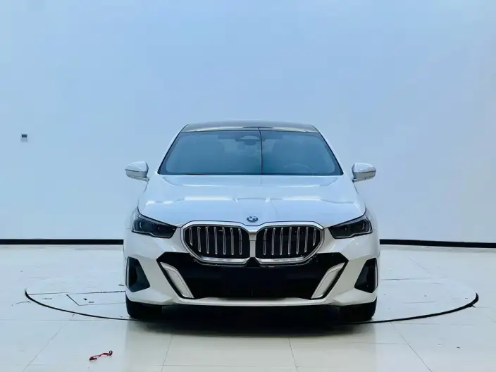 BMW 5 Series 2025 Model 530Li Leading Model M Sports Set – фото 2