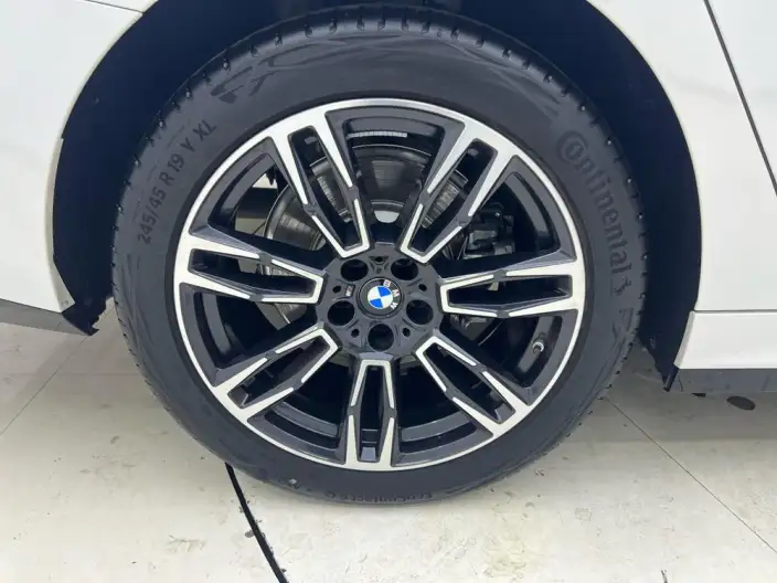 BMW 5 Series 2025 Model 530Li Leading Model M Sports Set – фото 6
