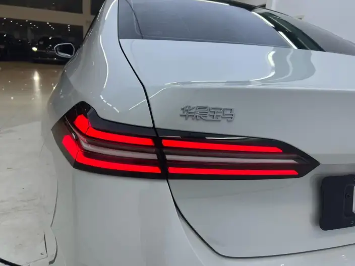 BMW 5 Series 2025 Model 530Li Leading Model M Sports Set – фото 8