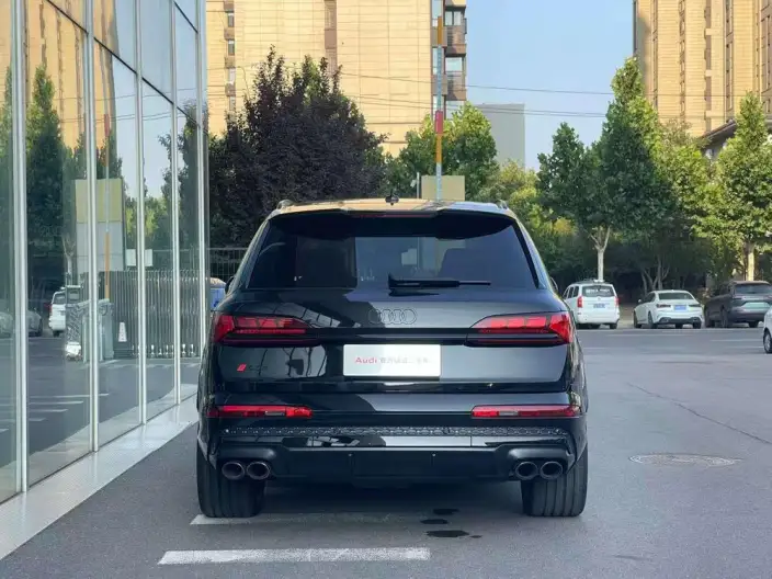 AUDI SQ7 2024 Model 4.0 TFSI – фото 4