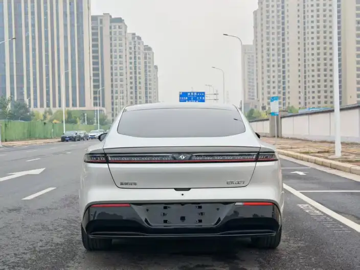 eπ 007 2025 Model EV 565 4WD Max Pilot Edition – фото 6