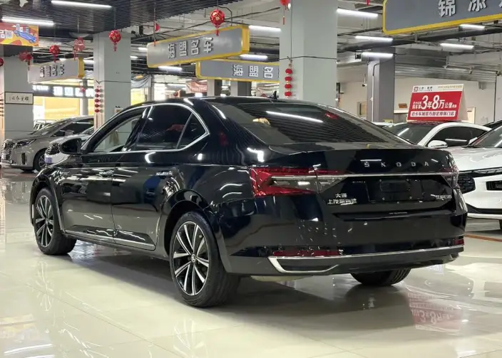 Skoda Superb 2025 Model TSI280 DSG Exclusive Edition – фото 4