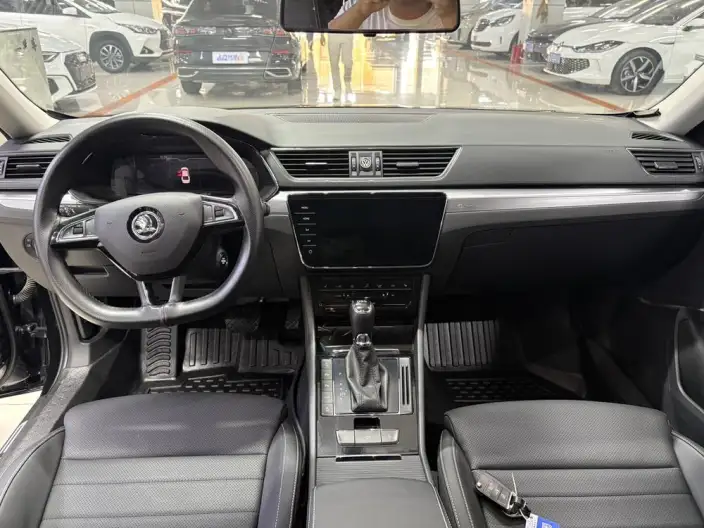 Skoda Superb 2025 Model TSI280 DSG Exclusive Edition – фото 8