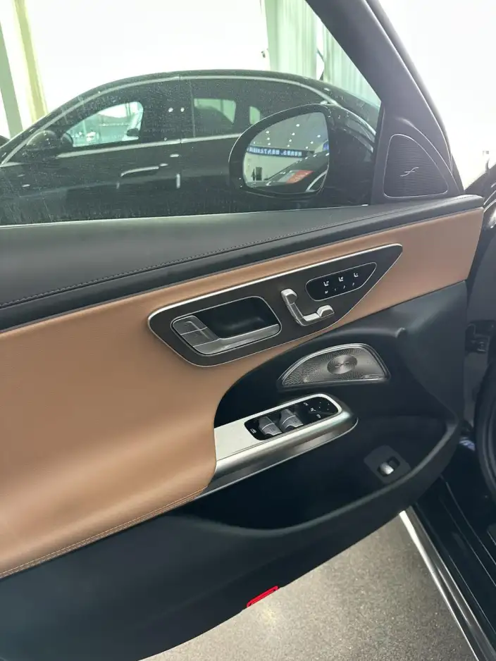Mercedes-Benz E-Class 2024 Model E 300 L Luxury Model sedan – фото 6
