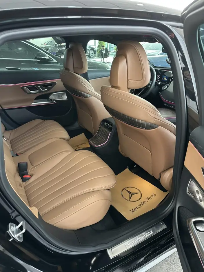 Mercedes-Benz E-Class 2024 Model E 300 L Luxury Model sedan – фото 9