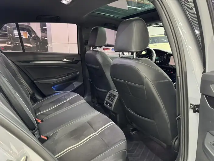 Volkswagen Golf 2023 Model 280TSI DSG R-Line Lite – фото 10