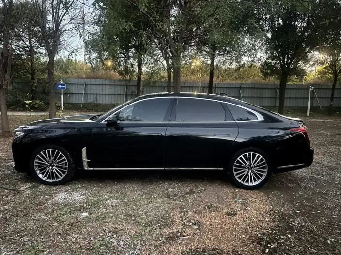 HONGQI H9 2022 Model 2.0T Flag Enjoy Edition