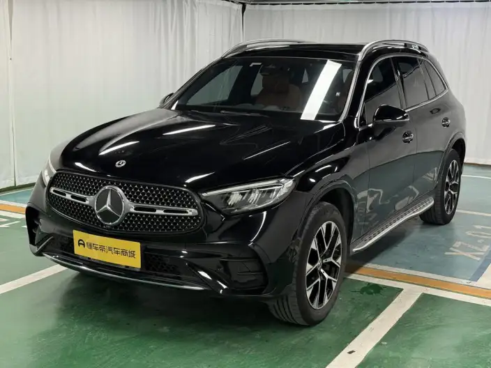 Mercedes-Benz GLC 2023 Model Facelift GLC 260 L 4MATIC Luxury Model 7 seat – фото 1