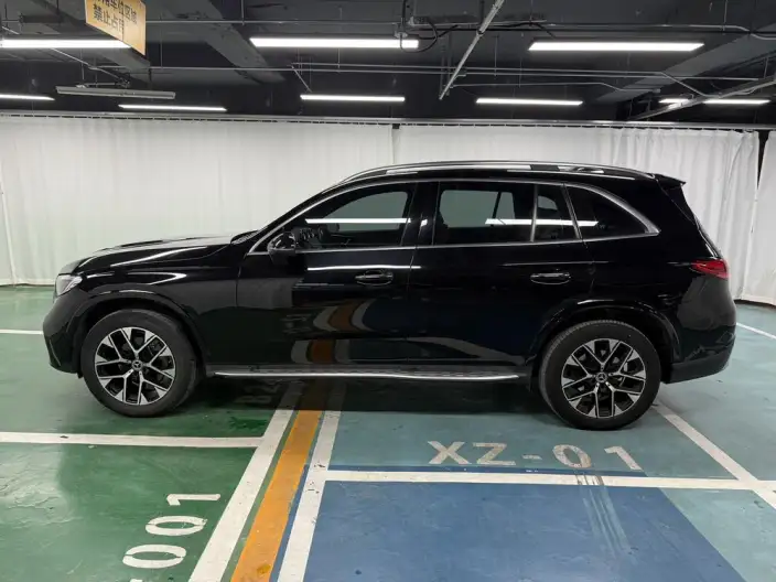 Mercedes-Benz GLC 2023 Model Facelift GLC 260 L 4MATIC Luxury Model 7 seat – фото 4