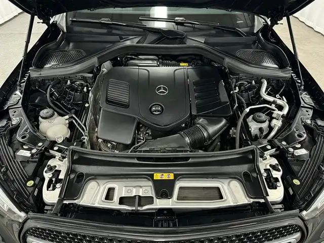 Mercedes-Benz GLC 2023 Model Facelift GLC 260 L 4MATIC Luxury Model 7 seat – фото 10