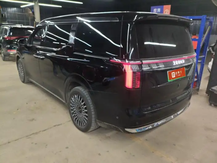 ZEEKR 009 2024 Model VI seat Executive Edition 4WD 140kWh