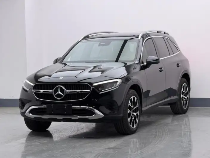 Mercedes-Benz GLC 2023 Model Facelift GLC 260 L 4MATIC Dynamic Model 5 seat – фото 1