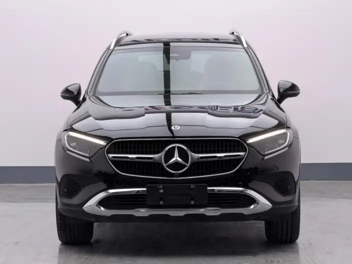 Mercedes-Benz GLC 2023 Model Facelift GLC 260 L 4MATIC Dynamic Model 5 seat – фото 2