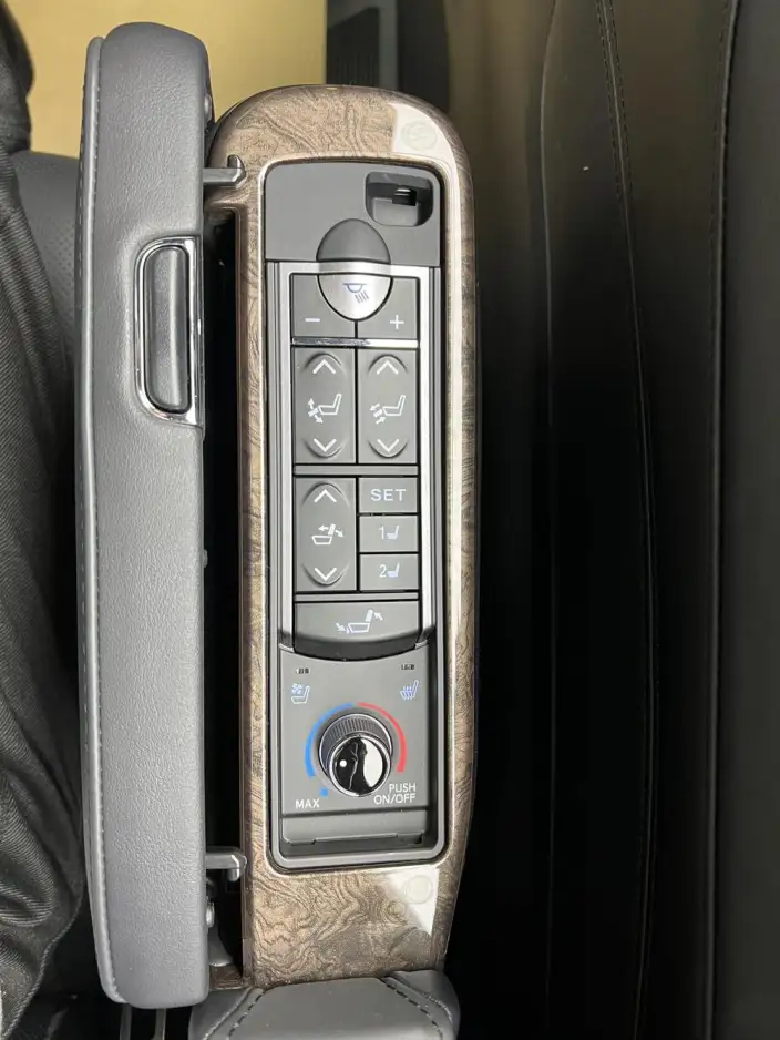 Vellfire 2021 Model Toyota Crown Hybrid 2.5L HV Premium Edition – фото 5