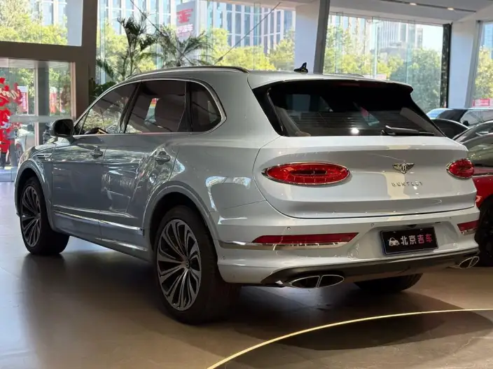 Bentayga 2023 Model 4.0T V8 Yadu Edition