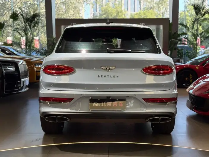Bentayga 2023 Model 4.0T V8 Yadu Edition