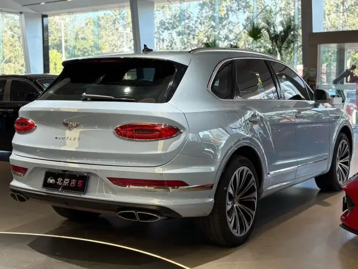 Bentayga 2023 Model 4.0T V8 Yadu Edition – фото 5