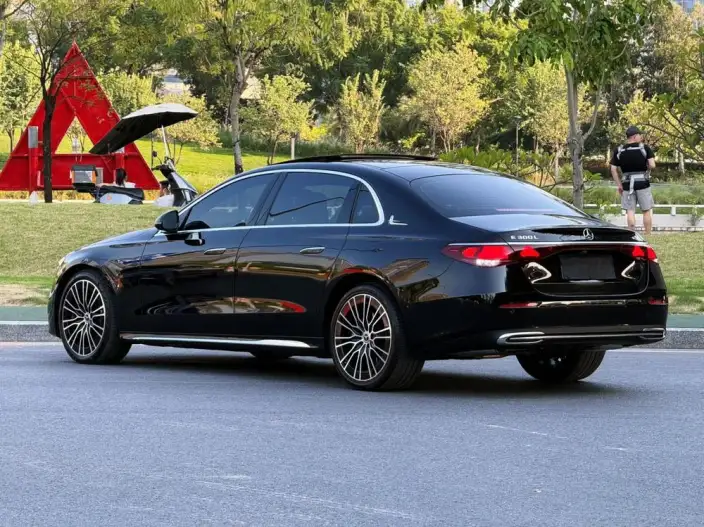 Mercedes-Benz E-Class 2025 Model E 300 L Luxury Model sedan – фото 5