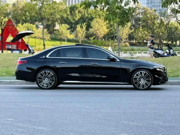 Mercedes-Benz E-Class 2025 Model E 300 L Luxury Model sedan – фото 8