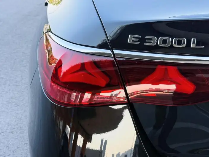 Mercedes-Benz E-Class 2025 Model E 300 L Luxury Model sedan – фото 10