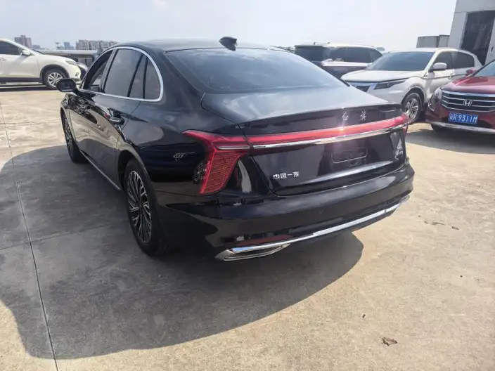 Hongqi H5 2023 Model 2.0T Automatic Flag Enjoy Edition