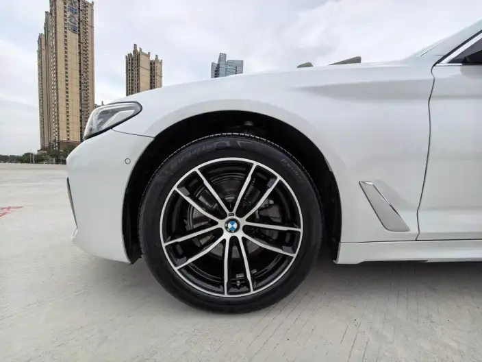 BMW 5 Series 2022 Model Facelift II 525Li M Sports Set – фото 4