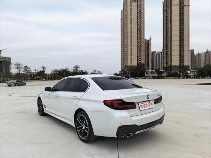 BMW 5 Series 2022 Model Facelift II 525Li M Sports Set – фото 5