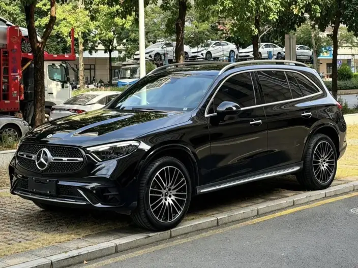 Mercedes-Benz GLC 2024 Model GLC 300 L 4MATIC Luxury Model 5 seat – фото 1