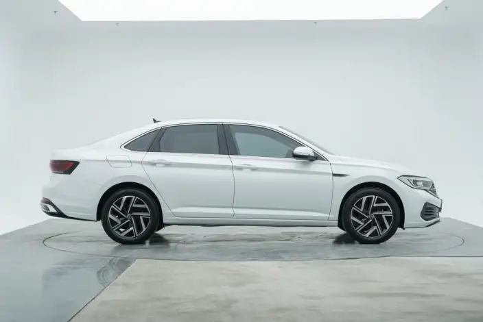 Volkswagen Sagitar 2023 Model 300TSI DSG Beyond Edition – фото 8
