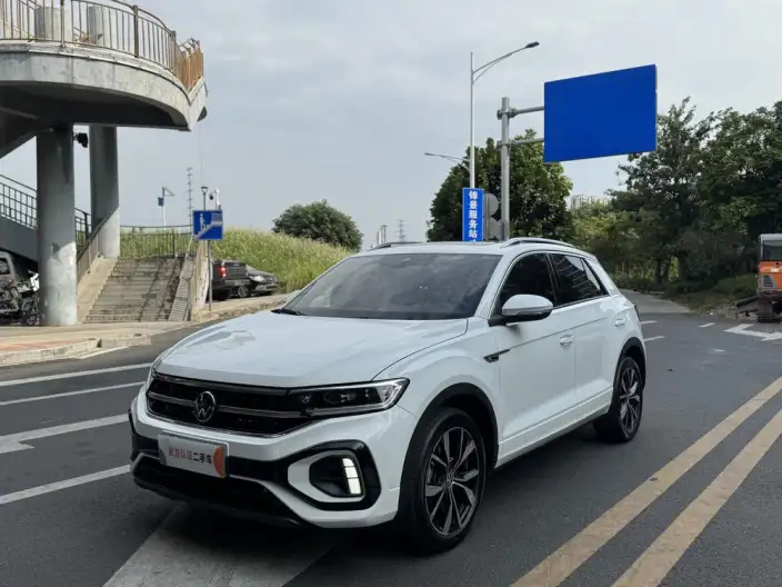 Volkswagen T-Roc 2023 Model 300TSI DSG Chenguang Edition – фото 1