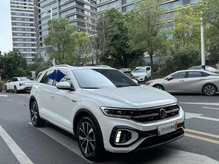 Volkswagen T-Roc 2023 Model 300TSI DSG Chenguang Edition – фото 3