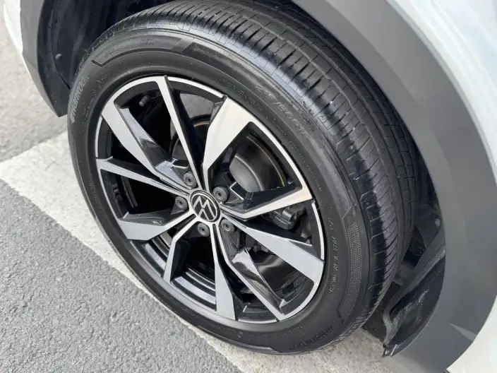 Volkswagen T-Roc 2023 Model 300TSI DSG Chenguang Edition – фото 9