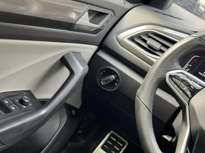 Volkswagen T-Roc 2023 Model 300TSI DSG Chenguang Edition – фото 10