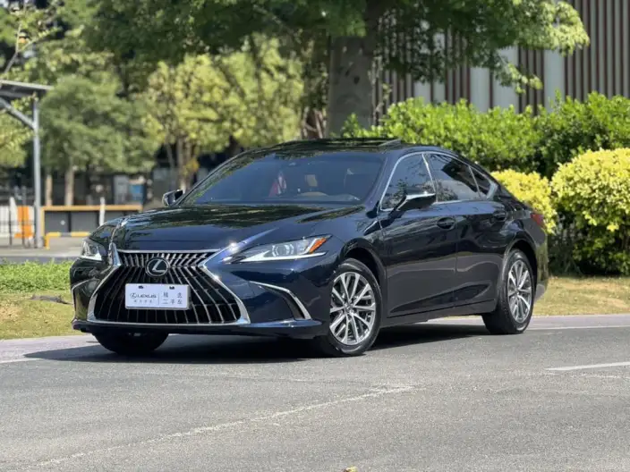 Lexus ES 2022 Model 200 Superior Edition