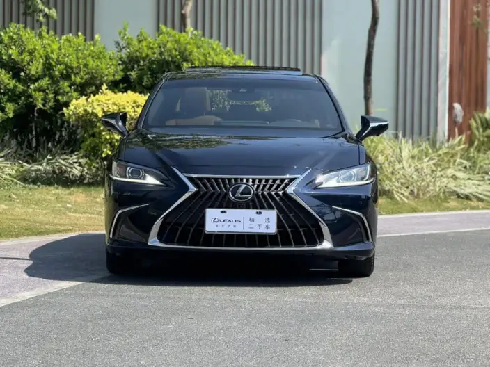 Lexus ES 2022 Model 200 Superior Edition