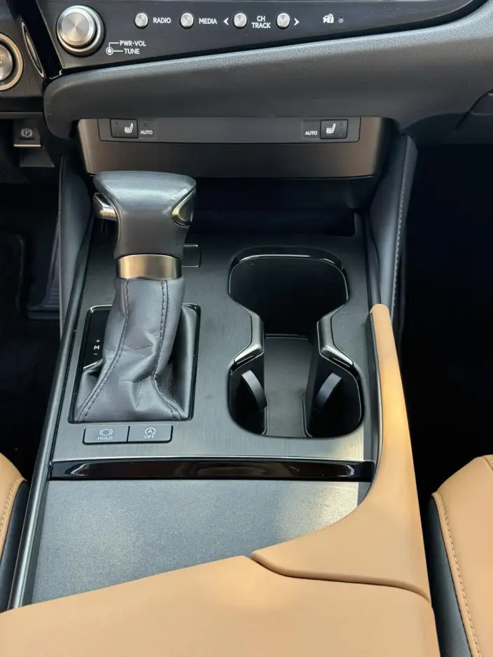 Lexus ES 2022 Model 200 Superior Edition – фото 7