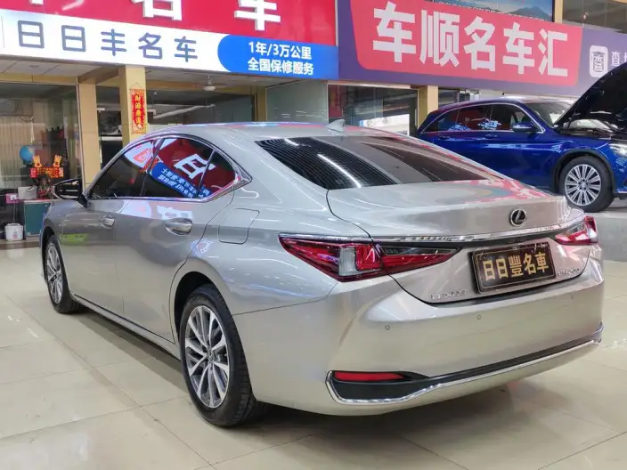 Lexus ES 2022 Model 200 Superior Edition
