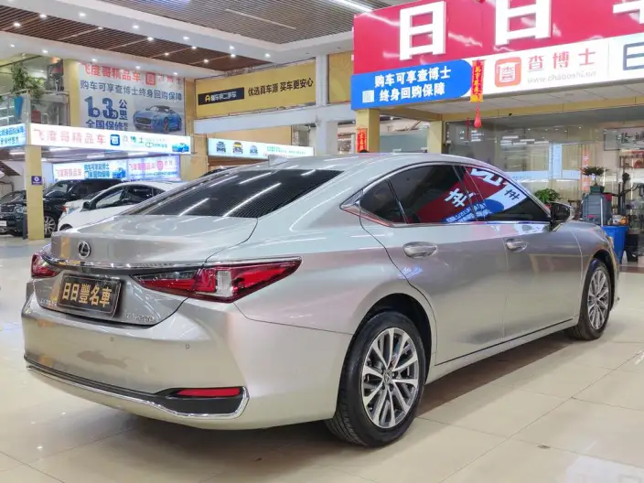 Lexus ES 2022 Model 200 Superior Edition – фото 6