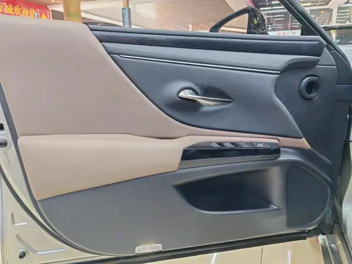 Lexus ES 2022 Model 200 Superior Edition – фото 10