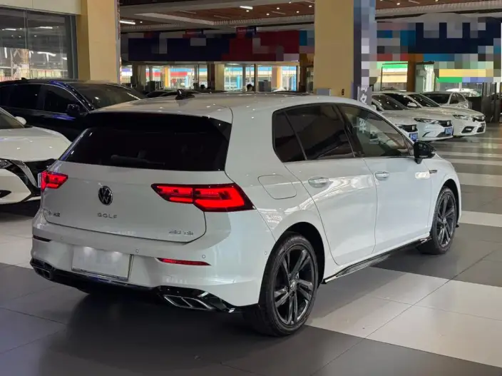 Volkswagen Golf 2021 Model 280TSI DSG R-Line – фото 6