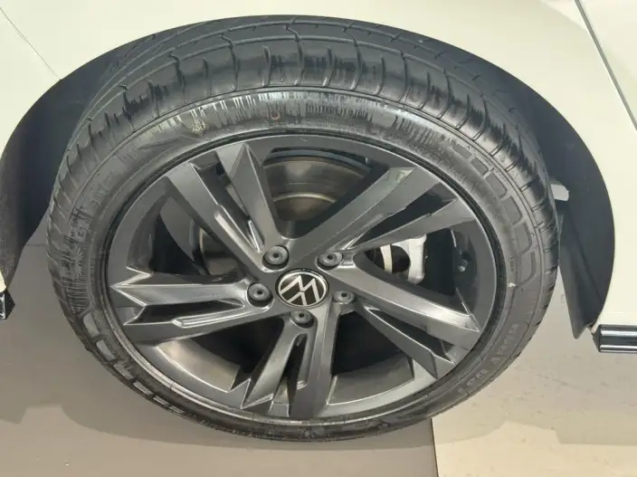 Volkswagen Golf 2021 Model 280TSI DSG R-Line – фото 8