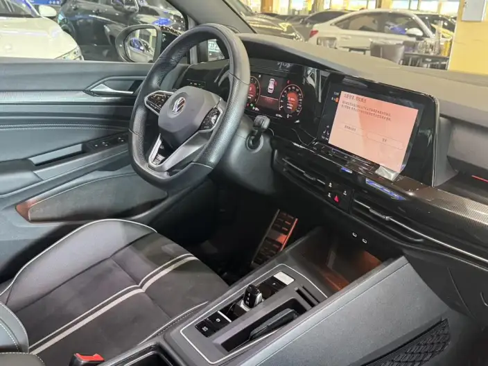 Volkswagen Golf 2021 Model 280TSI DSG R-Line – фото 9
