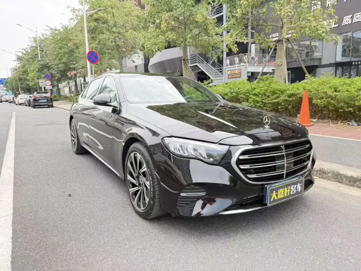 Mercedes-Benz E-Class 2025 Model E 300 L Luxury Model sedan – фото 3