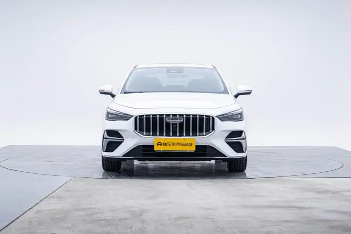 Geely Emgrand 2027 Model i-HEV Smart Engine Hybrid 1.5L Chasing Edition – фото 2
