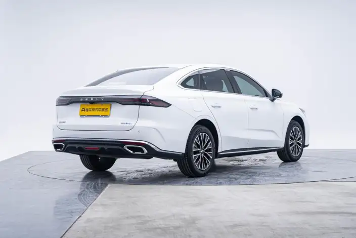 Geely Emgrand 2027 Model i-HEV Smart Engine Hybrid 1.5L Chasing Edition – фото 7