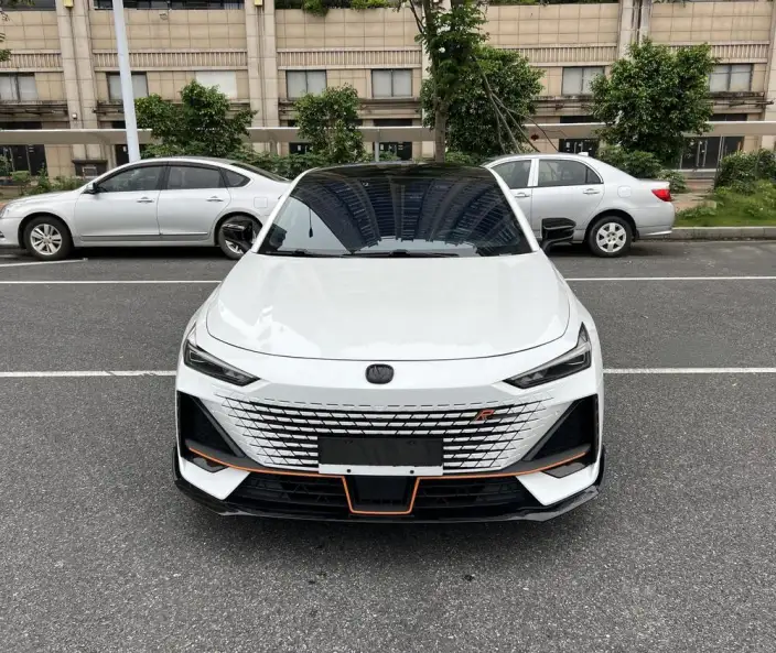Changan UNI-V 2022 Model 1.5T Sports Edition – фото 2
