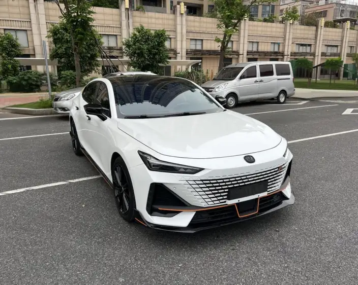 Changan UNI-V 2022 Model 1.5T Sports Edition – фото 3