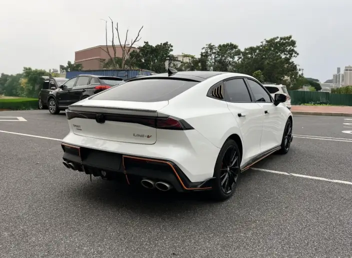 Changan UNI-V 2022 Model 1.5T Sports Edition – фото 6