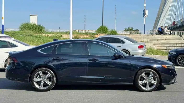 Honda Accord PHEV 2023 Model e:PHEV Premium Edition – фото 7